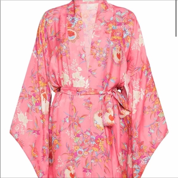 Spell Leo Short Robe - Picture 3 of 7